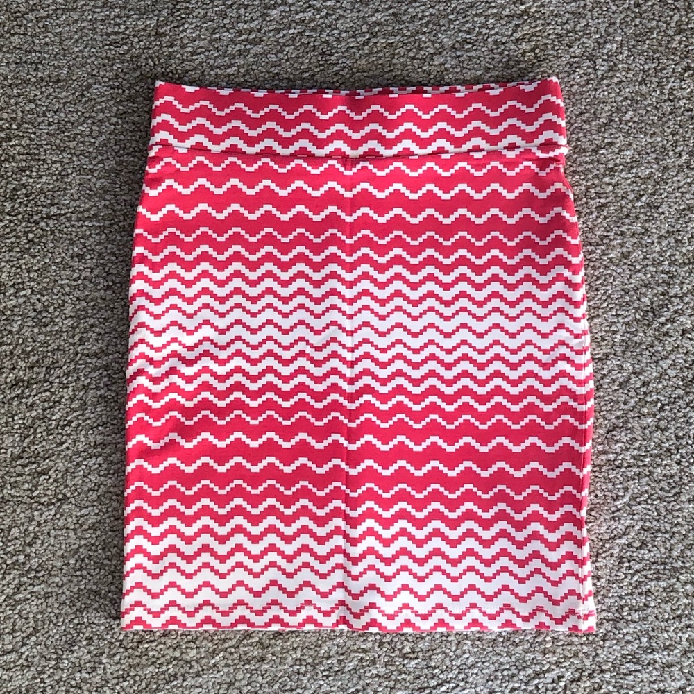 XXI Forever 21 Pink & White Chevron Zig Zag Bodycon Mini Skirt - S